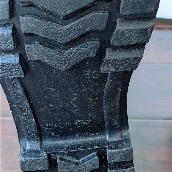 Authentic Burberry Boots - size 36 - Picture 5 of 5